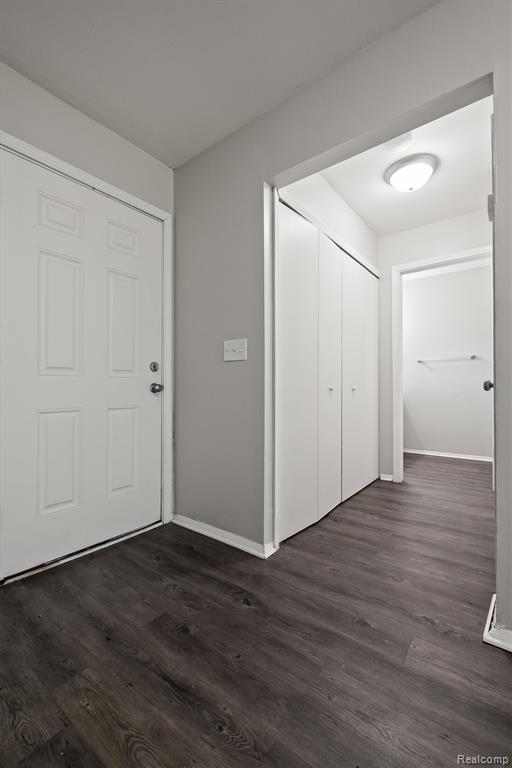 4144 Airport Road, Waterford, MI — Photo 2