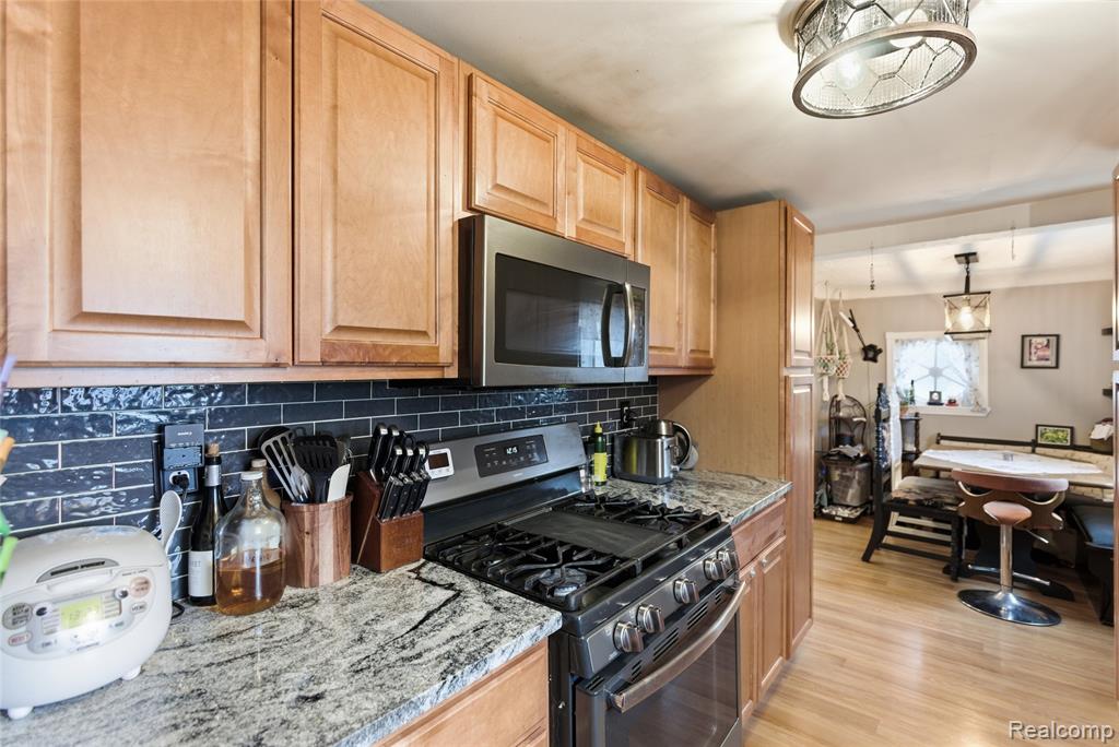 875 Scott Lake Road, Waterford, MI 48328 — Photo 22