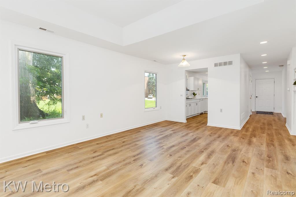 21305 Juniper Court, Farmington Hills, MI 48336 — Photo 12
