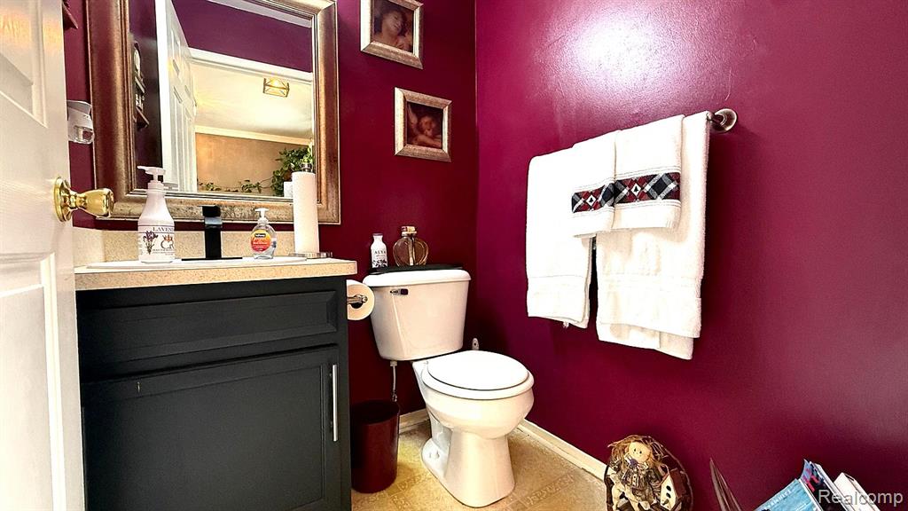 738 W Margaret Lane, Pontiac, MI 48341 — Photo 8