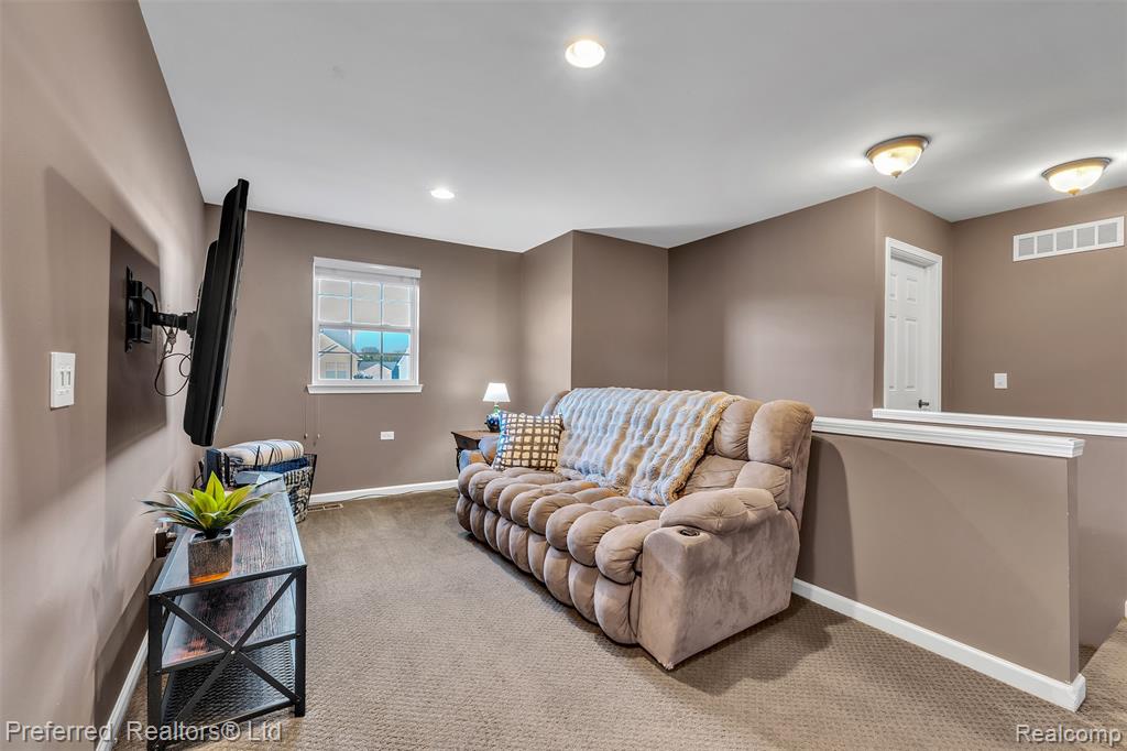 28430 Oakmonte Circle E, New Hudson, MI 48165 — Photo 33