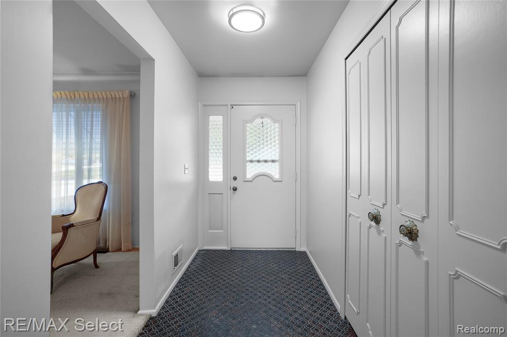 4290 Hedgethorn Circle, Burton, MI 48509 — Photo 21