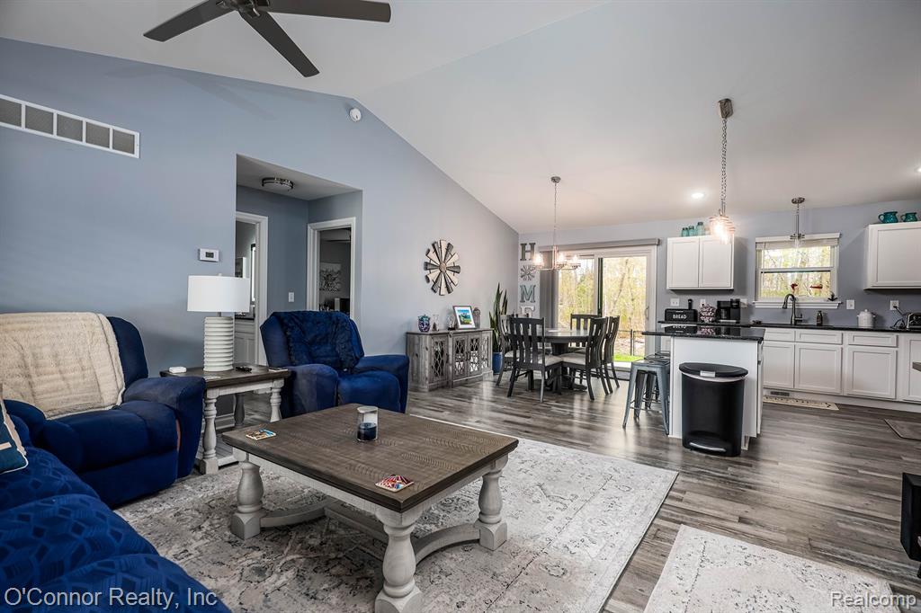 1521 Georgia Avenue, Marysville, MI 48040 — Photo 4