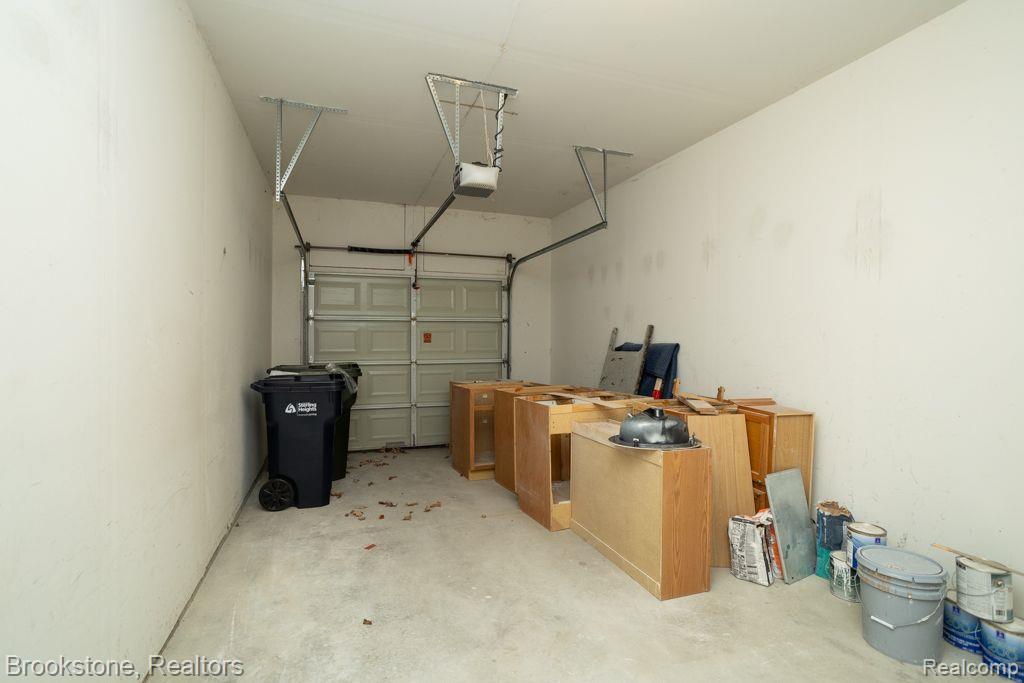 5829 TWIN OAKS Drive, Sterling Heights, MI 48314 — Photo 20