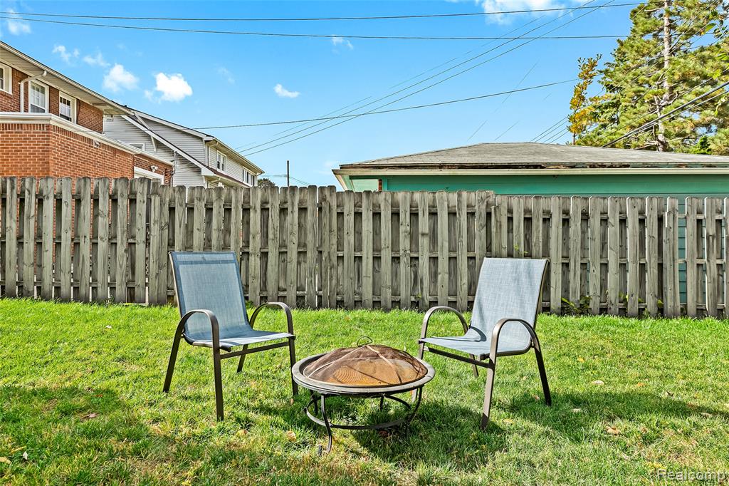 604 W Hudson Avenue, Royal Oak, MI 48067 — Photo 17