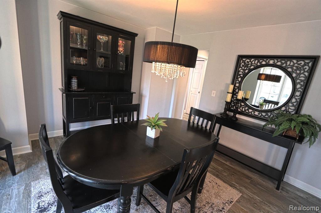 5470 HURON HILLS Drive, Commerce Twp, MI 48382 — Photo 18