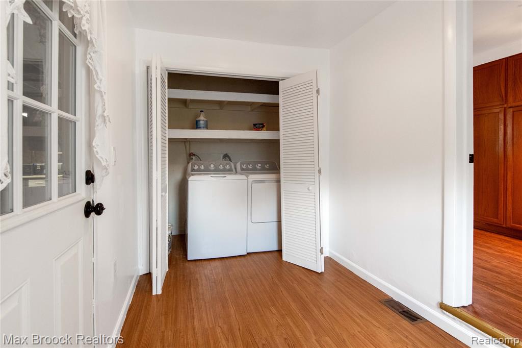 6479 Webb Drive, Flint, MI 48506 — Photo 14