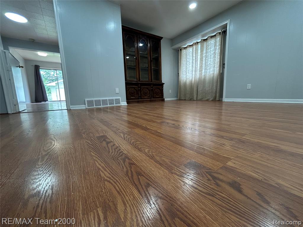 6390 Archdale Street, Detroit, MI 48228 — Photo 8