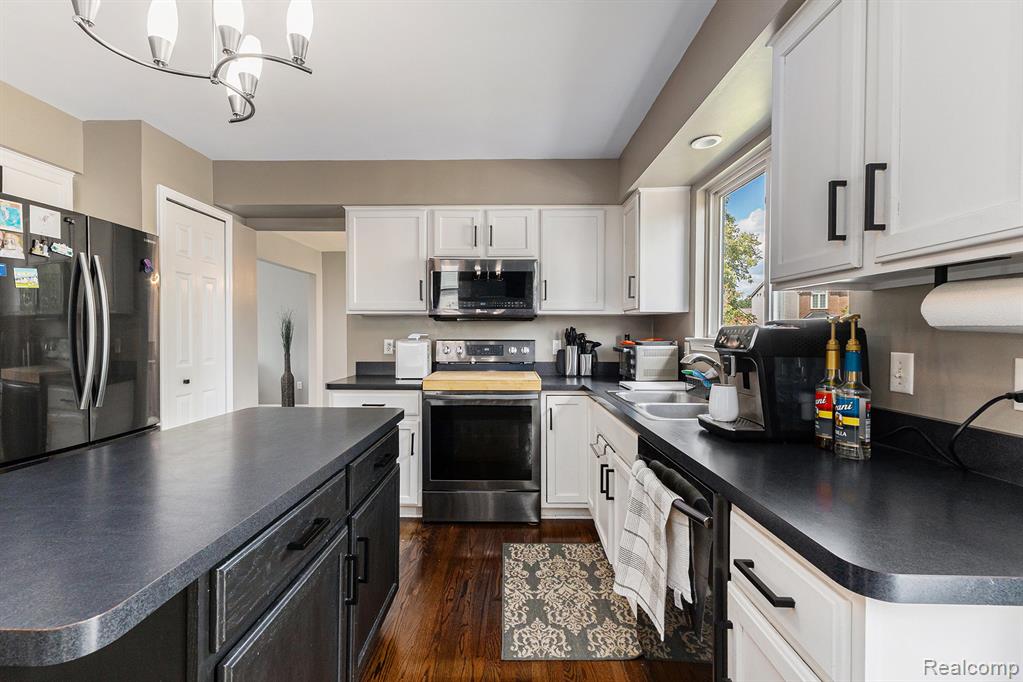 6020 Majestic Oaks Drive, Commerce Twp, MI 48382 — Photo 15