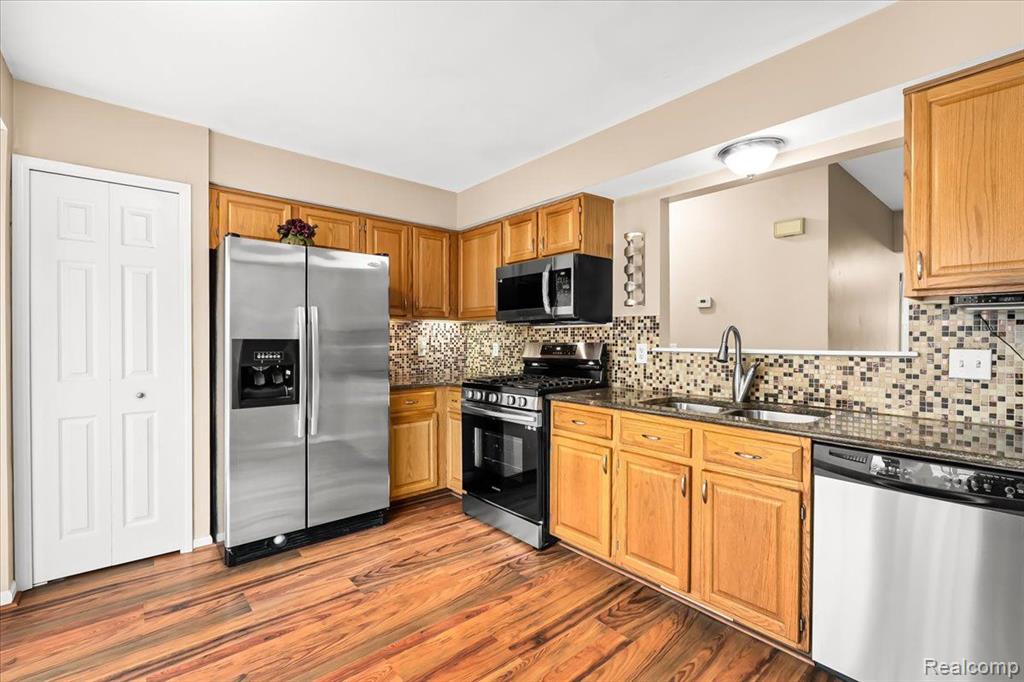 3864 HUNTERS WAY, Canton, MI 48188 — Photo 10
