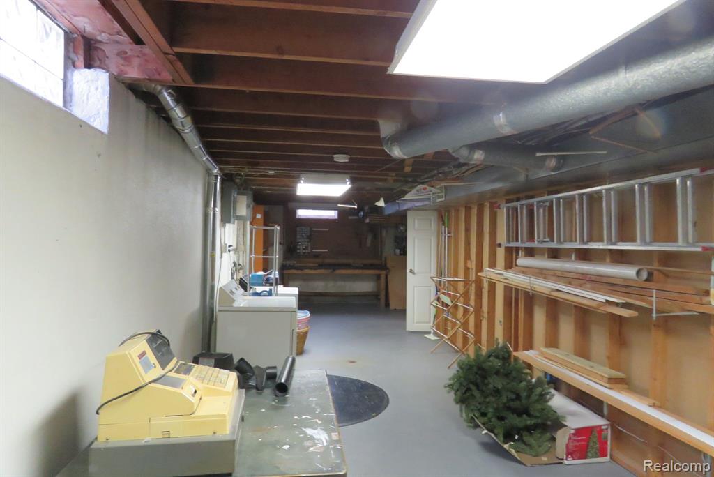 7431 HARTEL Street, Westland, MI — Photo 18