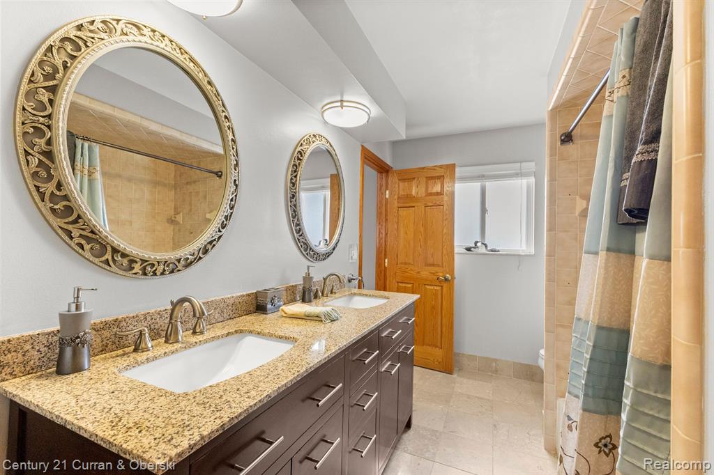 4051 JOHNSON Drive, Sterling Heights, MI 48310 — Photo 22