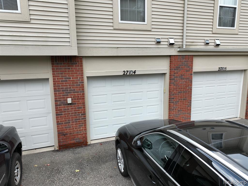 27104 CHESAPEAKE Circle, Walled Lake, MI 48390 — Photo 30