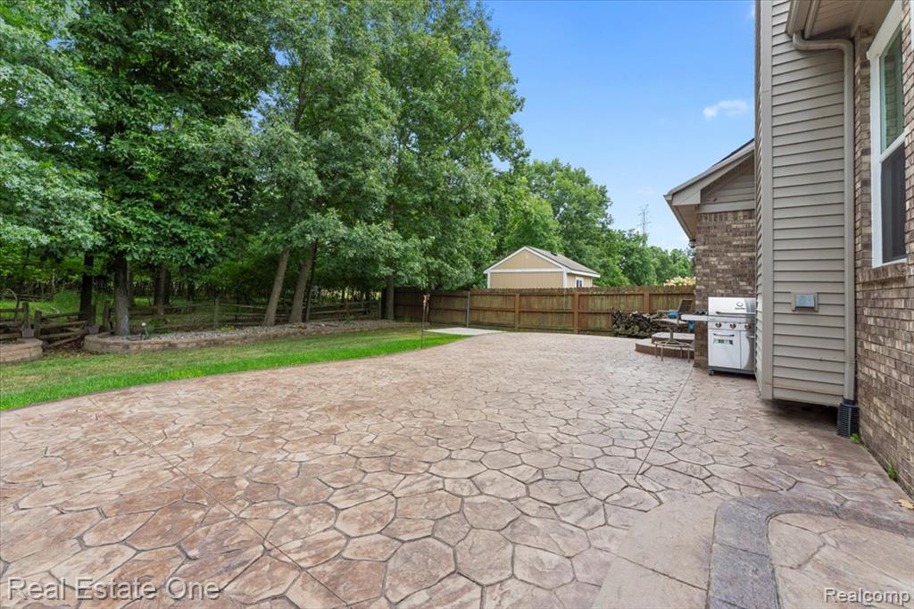 30026 Huron Meadows Drive, Rockwood, MI — Photo 42