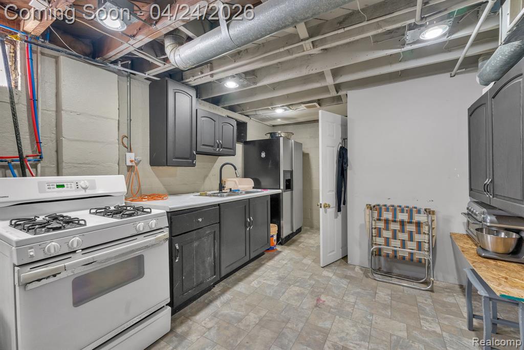 6964 Nightingale Street, Dearborn Heights, MI 48127 — Photo 32