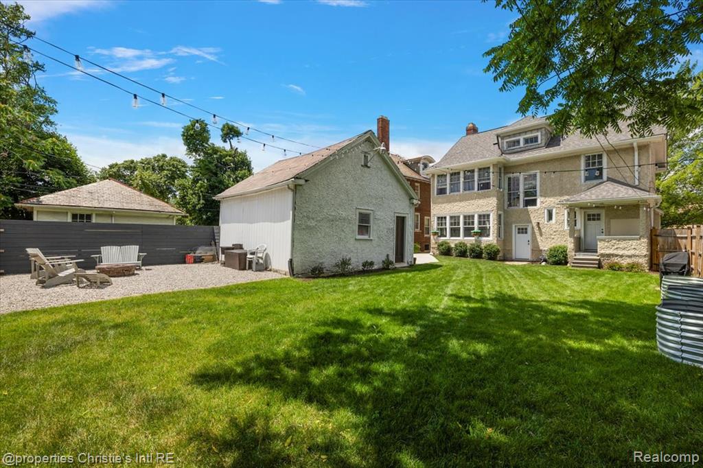913 Chicago Boulevard, Detroit, MI 48202 — Photo 8