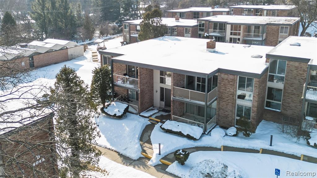 4045 W Maple Road, C101, Bloomfield Hills, MI 48301 — Photo 2