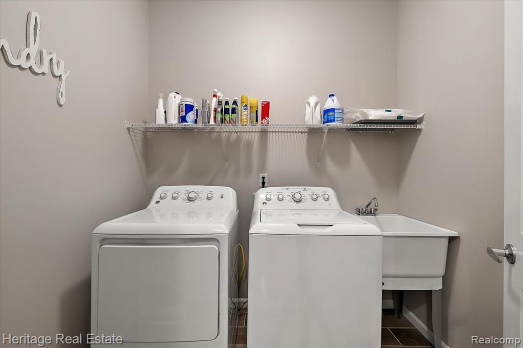 6231 Leighland Drive, Grand Blanc, MI 48439 — Photo 16