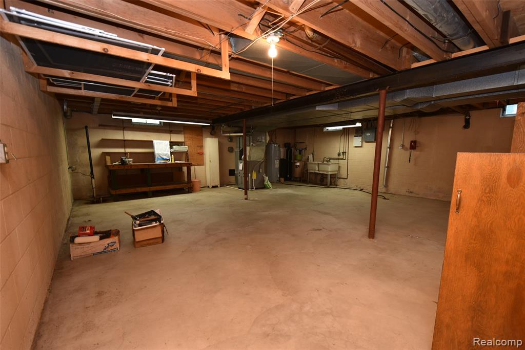 2356 Rochester Road, Leonard, MI 48367 — Photo 31