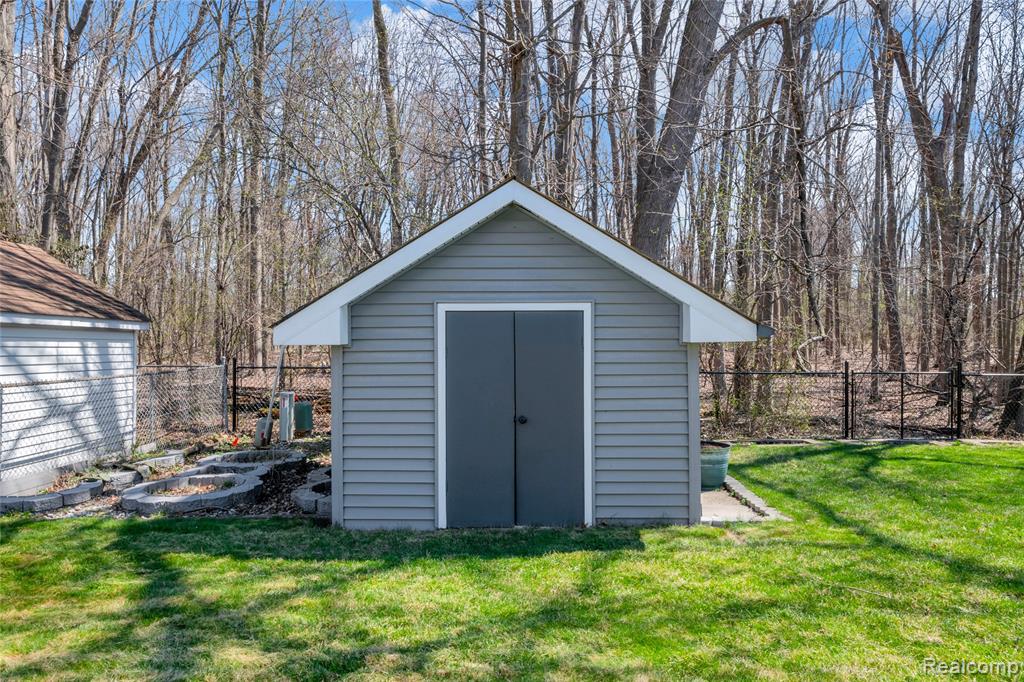 9447 Continental Drive, Taylor, MI 48180 — Photo 37