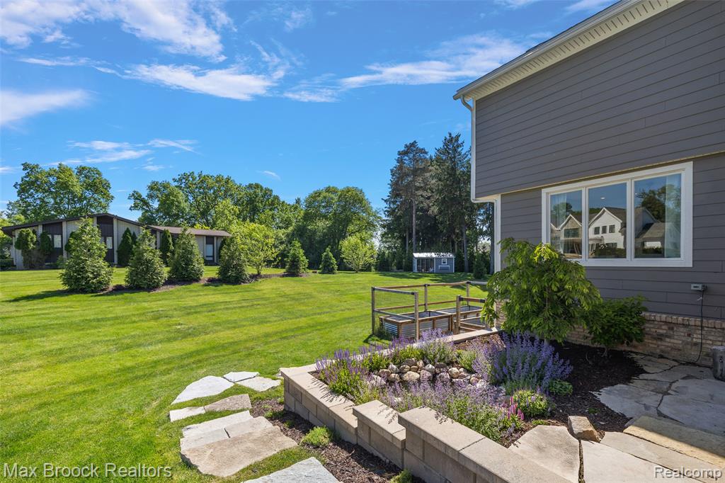 1933 Lone Pine Road, Bloomfield Hills, MI 48302 — Photo 40