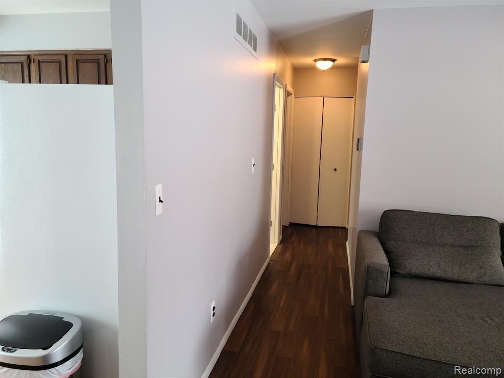 9242 PANAMA Avenue, Ypsilanti, MI 48198 — Photo 19