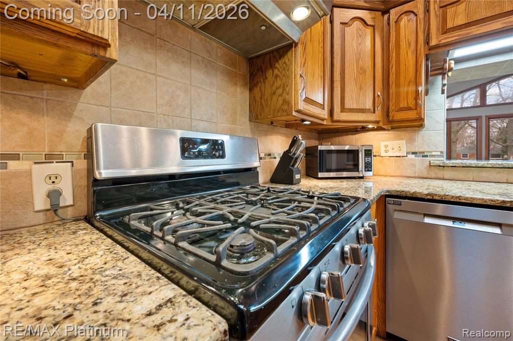 2454 N Middlebelt Road N, West Bloomfield, MI 48324 — Photo 10