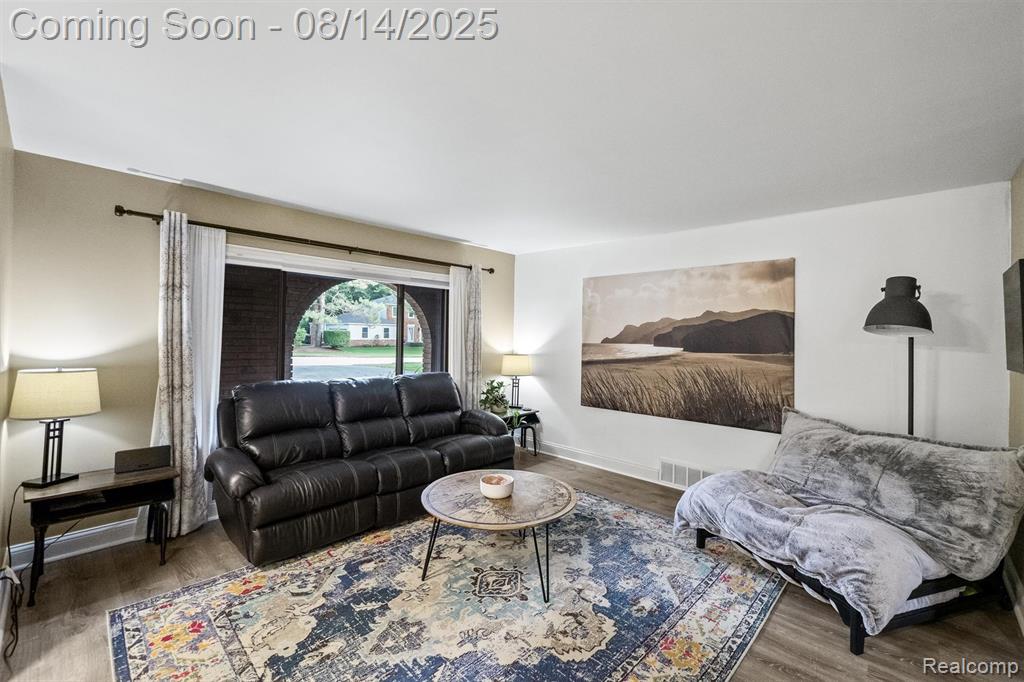541 Lake Forest Road, Rochester Hills, MI 48309 — Photo 3