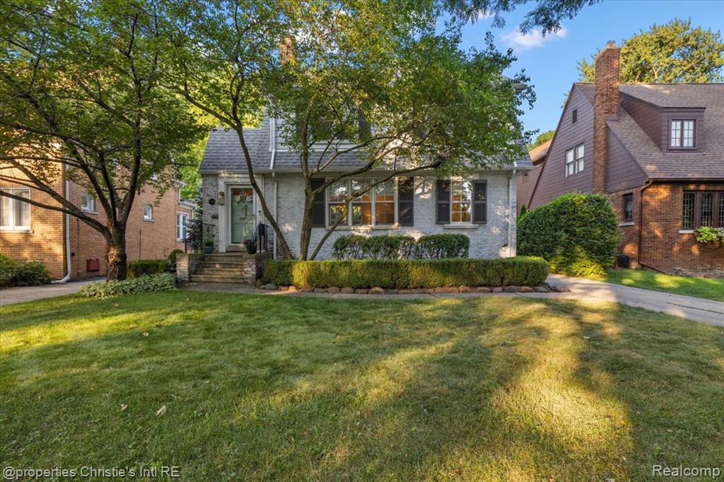 788 Rivard Boulevard, Grosse Pointe, MI 48230