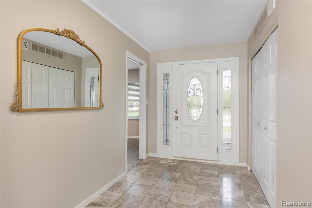 2505 Rambling Way, Bloomfield Hills, MI 48302 — Photo 3