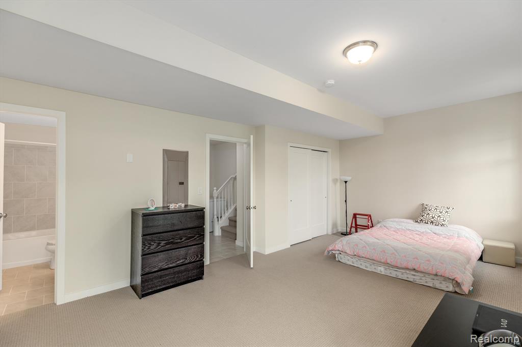 2846 RIDINGTON Road, Ann Arbor, MI 48105 — Photo 30
