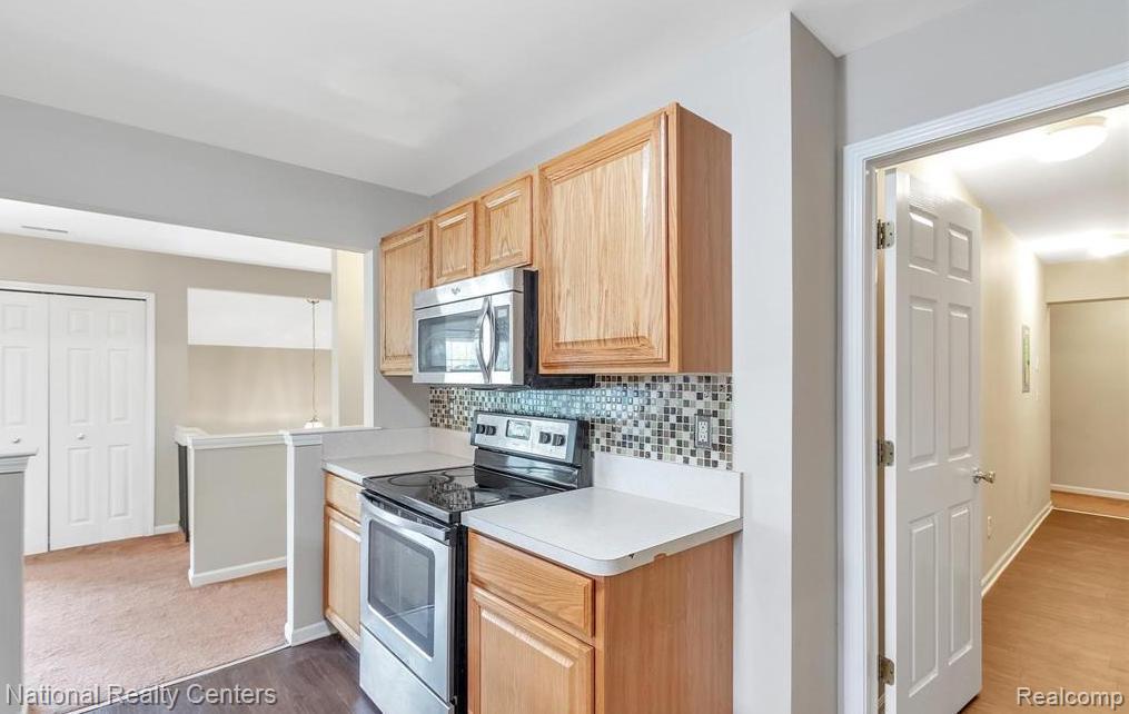 16707 CARRIAGE Way, Northville, MI 48168 — Photo 15