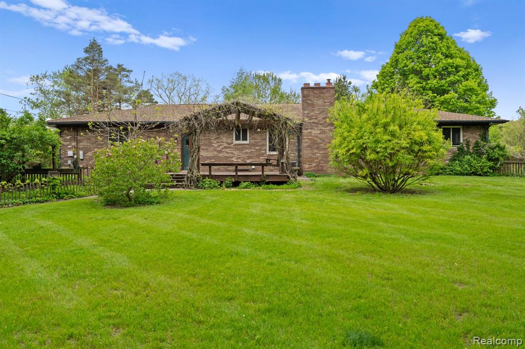 7540 Dexter Pinckney Road, Dexter, MI 48130 — Photo 19