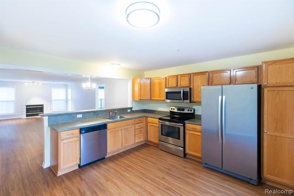 28460 CARLTON WAY Drive, Novi, MI 48377 — Photo 18