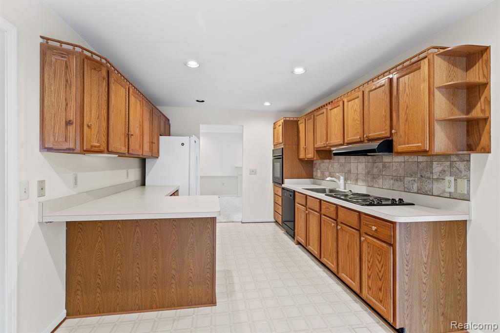 21256 SYCAMORE Court, 77, Farmington Hills, MI 48336 — Photo 6