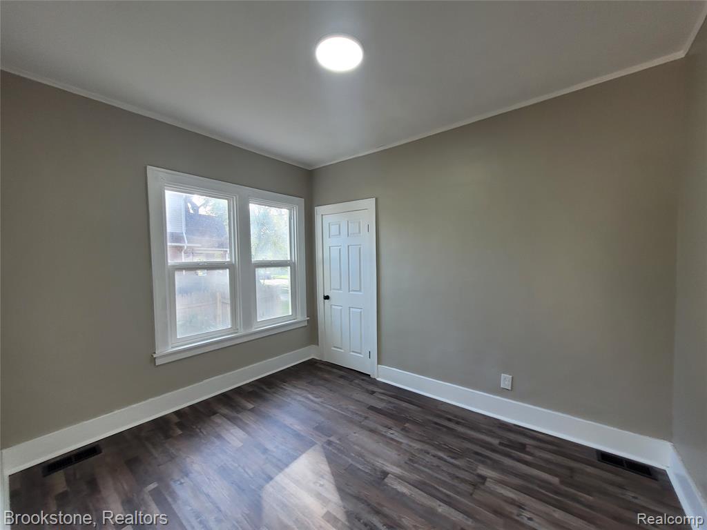 3241 Lawrence Street, Detroit, MI 48206 — Photo 10