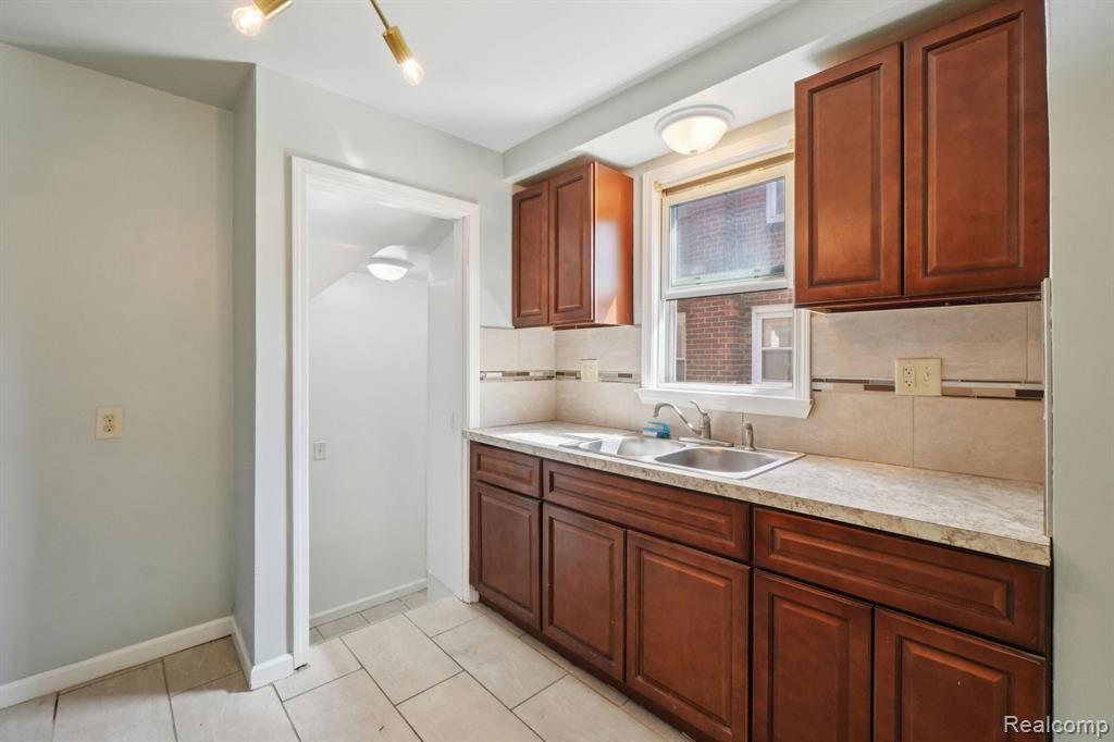 9976 Warwick Street, Detroit, MI 48228 — Photo 16