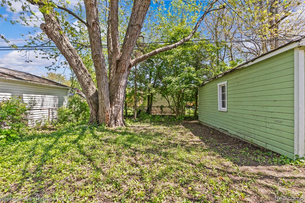 8442 HAZELTON Street, Dearborn Heights, MI 48127 — Photo 21