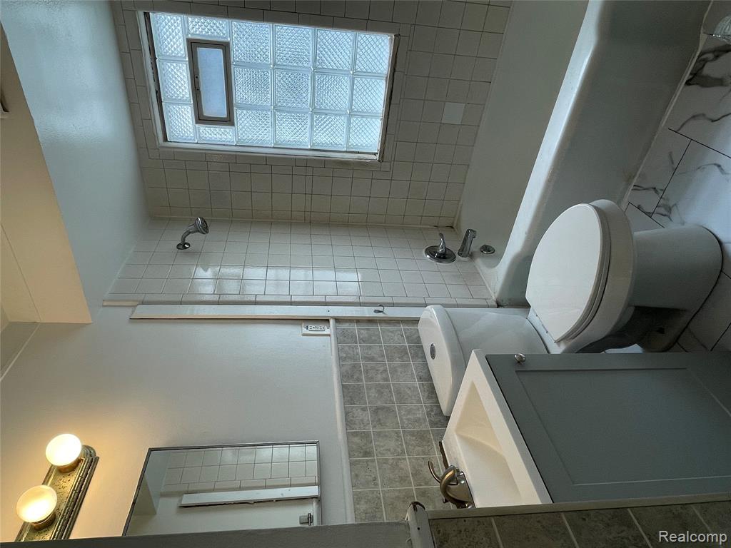 8203 Paige Avenue, Warren, MI 48089 — Photo 12