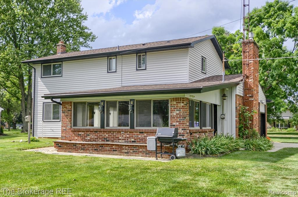 6228 Greenview Drive, Burton, MI 48509 — Photo 6