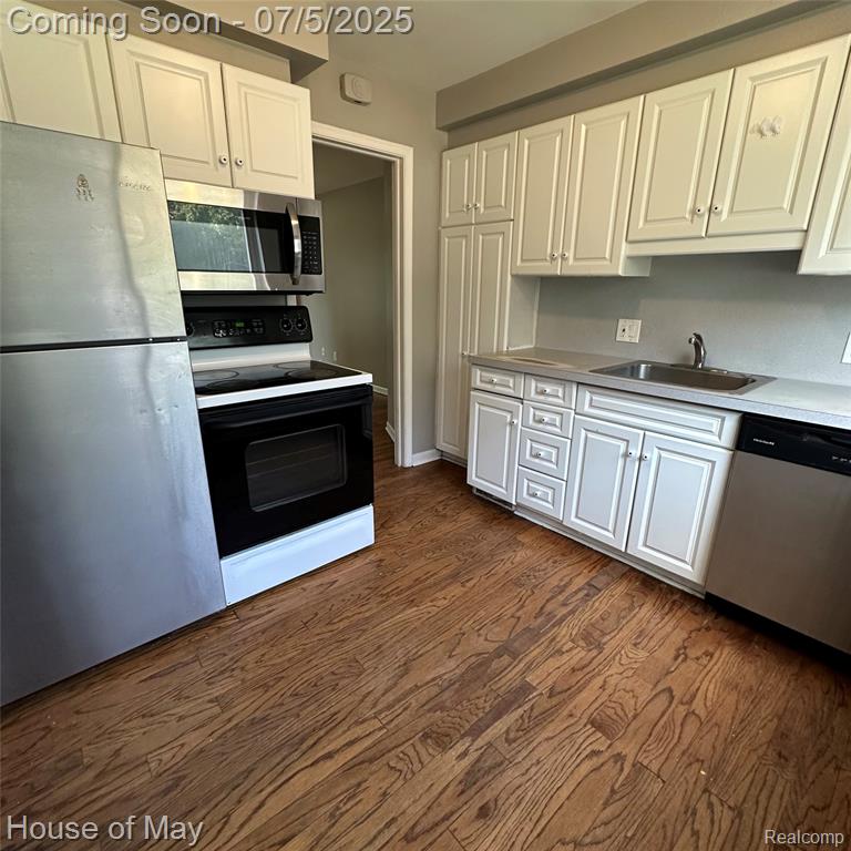 587 E 14 MILE Road, Birmingham, MI 48009 — Photo 13