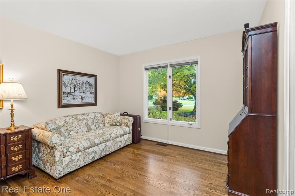 4342 MEADOW Lane, Orchard Lake Village, MI 48323 — Photo 28