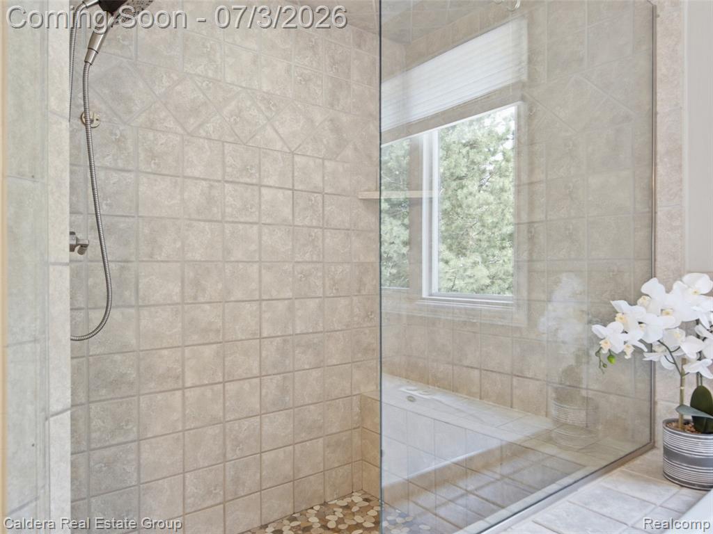 56015 Parkview Drive, Utica, MI 48316 — Photo 57
