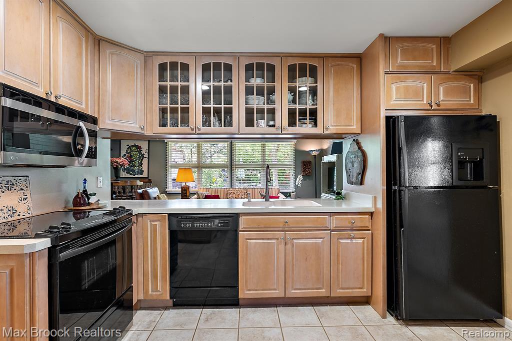 4029 CORNWALL Street, Berkley, MI 48072 — Photo 10
