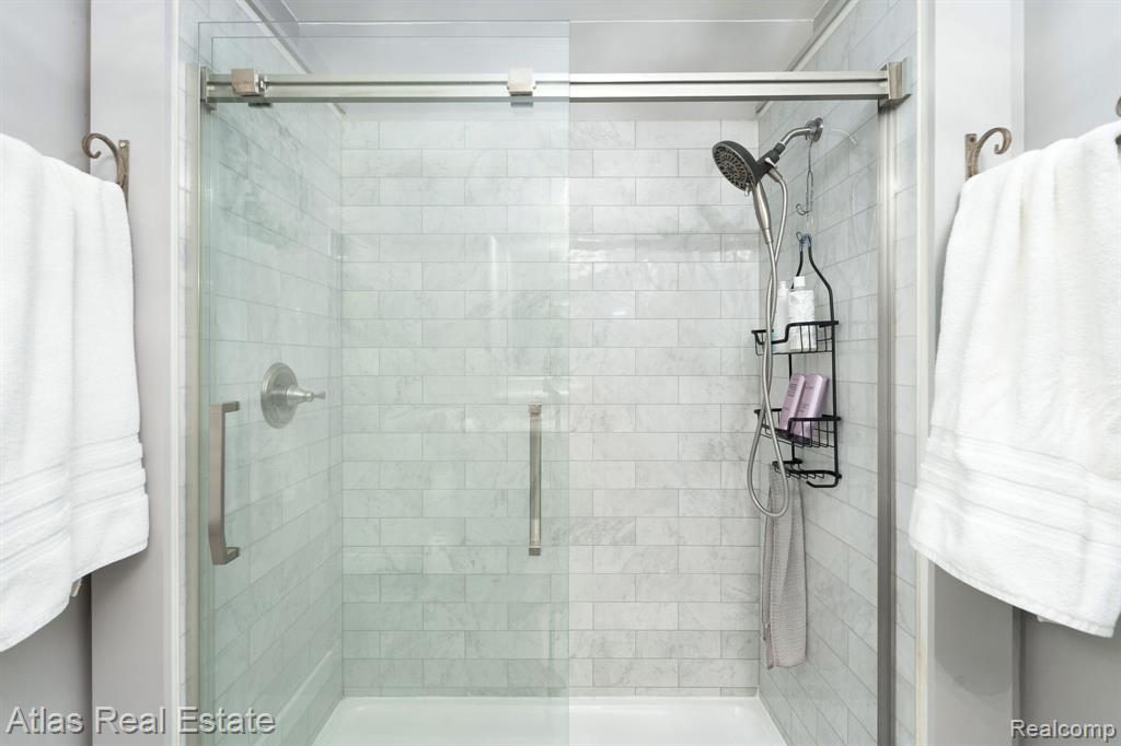 5864 Augusta Lane, Grand Blanc, MI 48439 — Photo 34