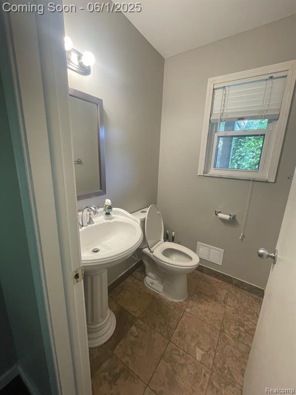 749 DUNEDIN Court, Rochester Hills, MI 48309 — Photo 14