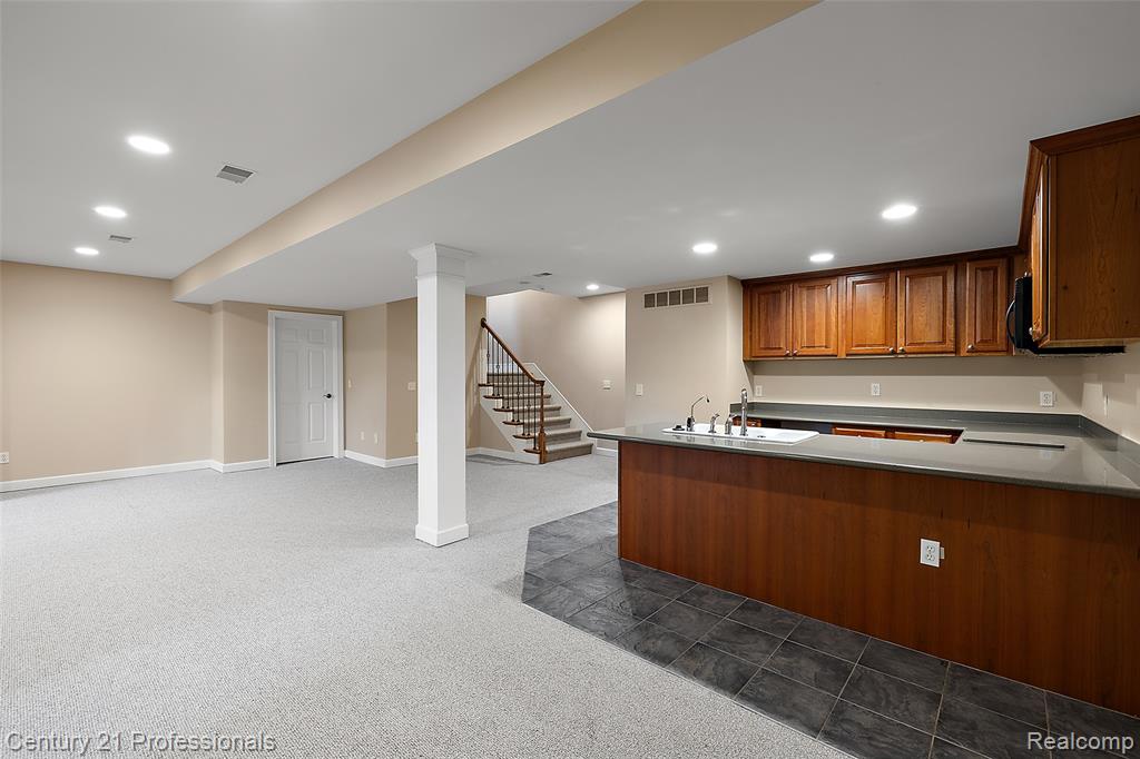 4013 Ardsley Court, Clarkston, MI 48348 — Photo 32