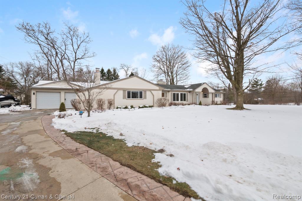 21412 Holmbury Road, Northville, MI 48167 — Photo 3