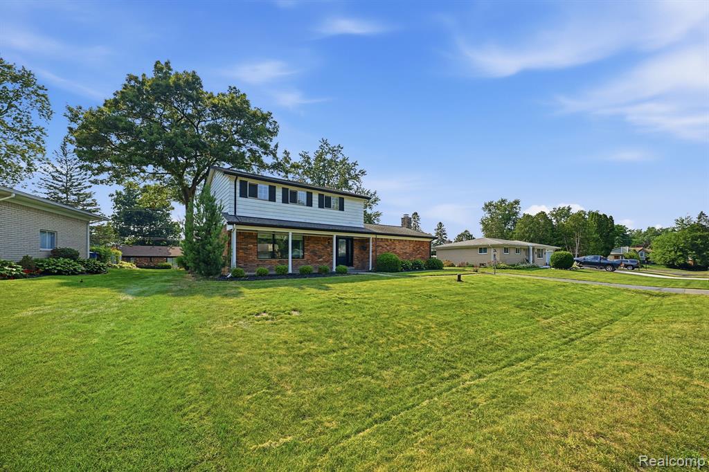 8327 Fox Bay Drive, White Lake, MI — Photo 3