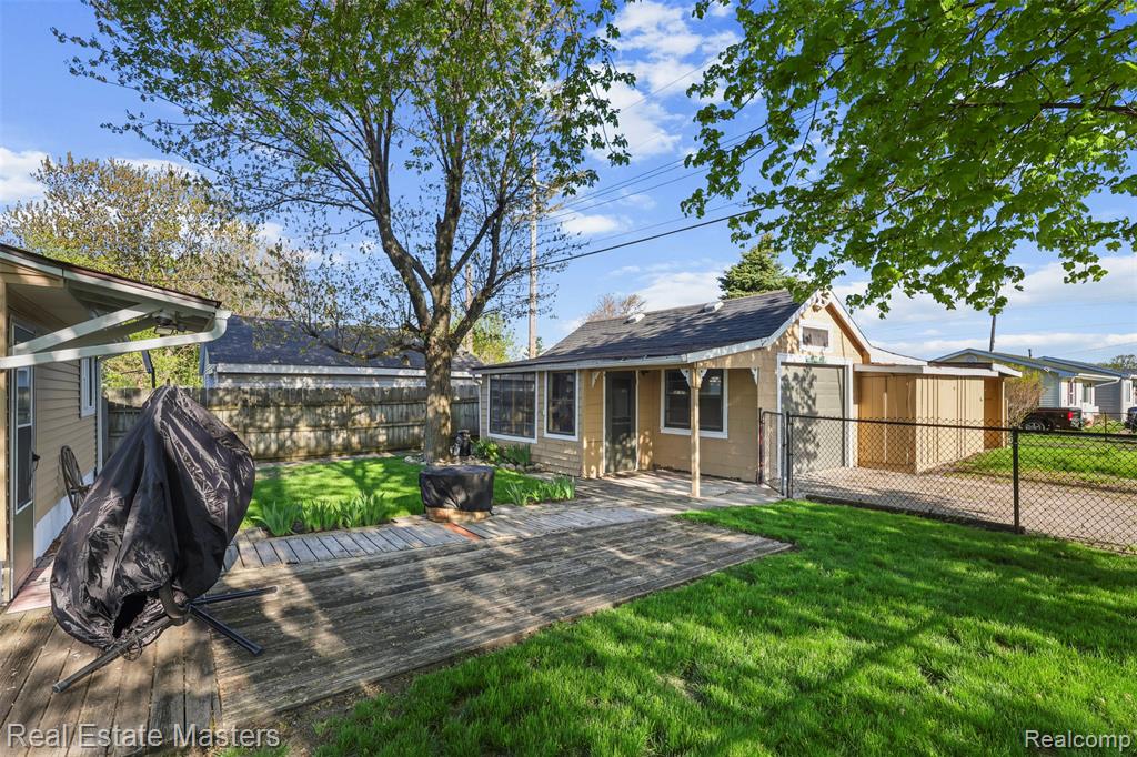 1303 BEARD Street, Port Huron, MI 48060 — Photo 26